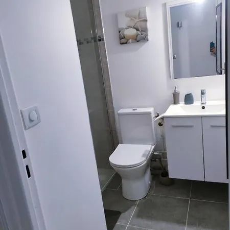 Апартаменти Cosy & Parking Prive Proche Centre *